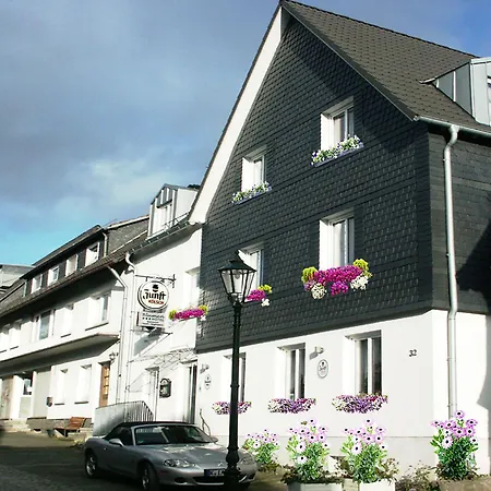 Blumenhotel فندق